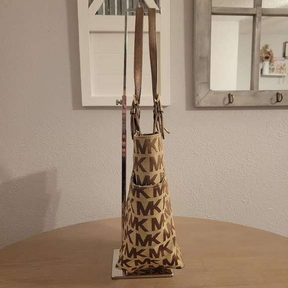 Michael Kors Sequin Stripe EW Tote - Picture 2 of 13